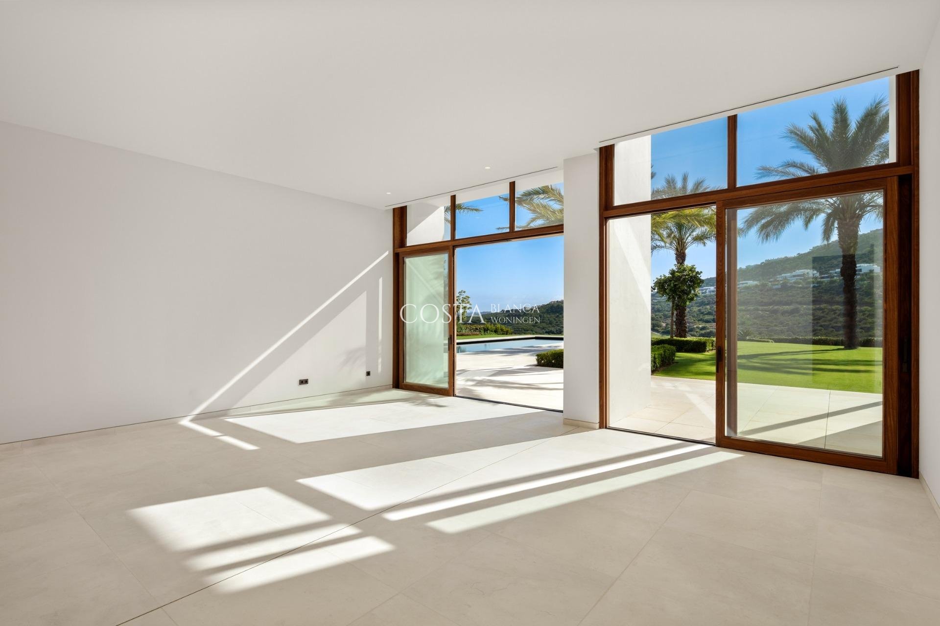 New Build - Villa -
Casares - Pedregales