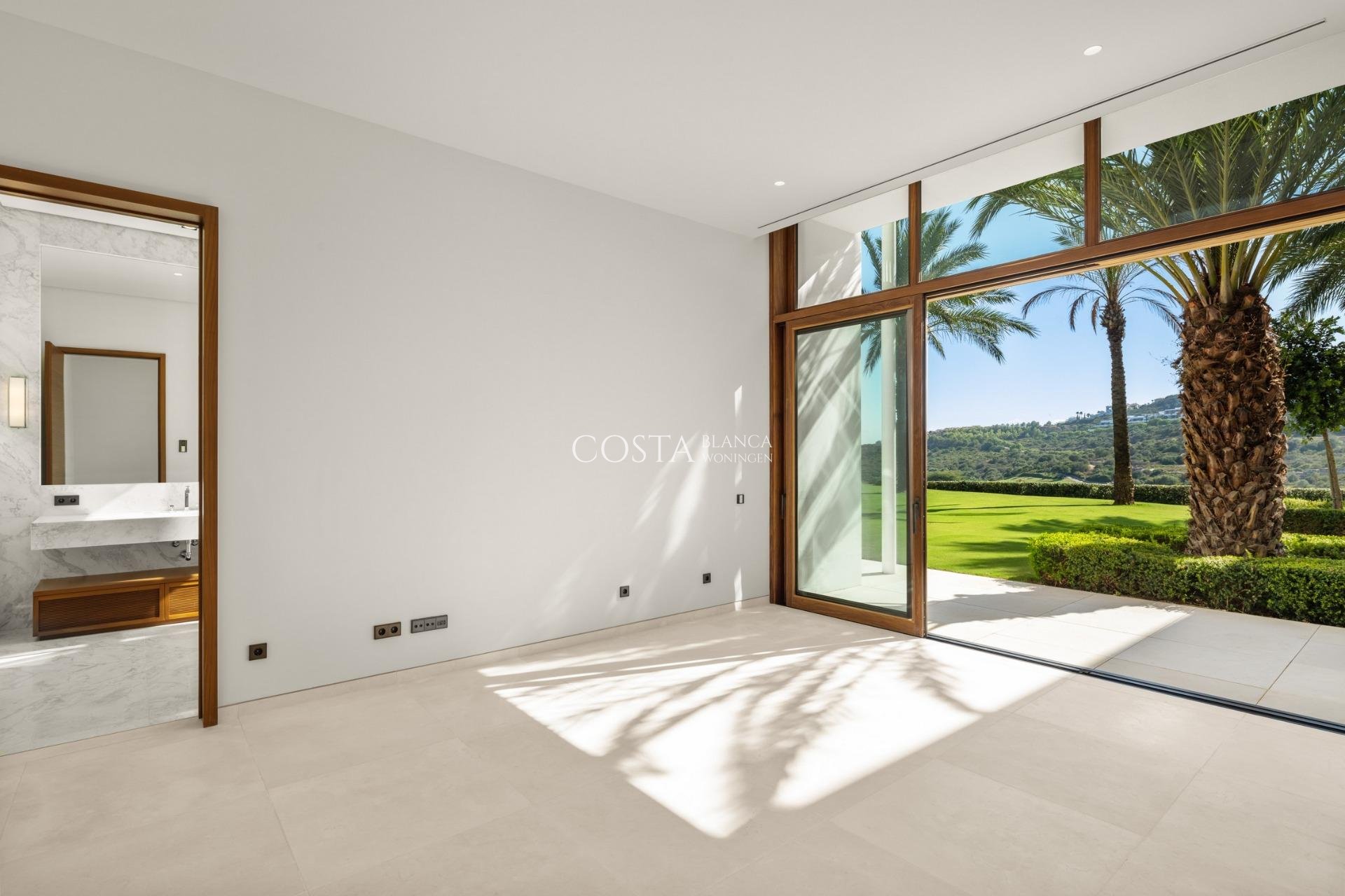 New Build - Villa -
Casares - Pedregales