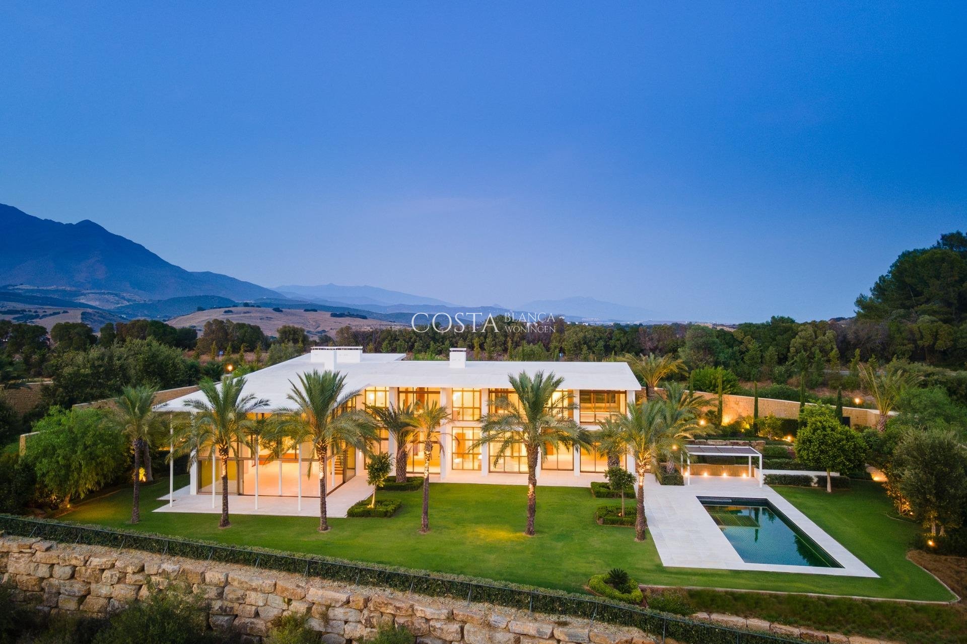 New Build - Villa -
Casares - Pedregales