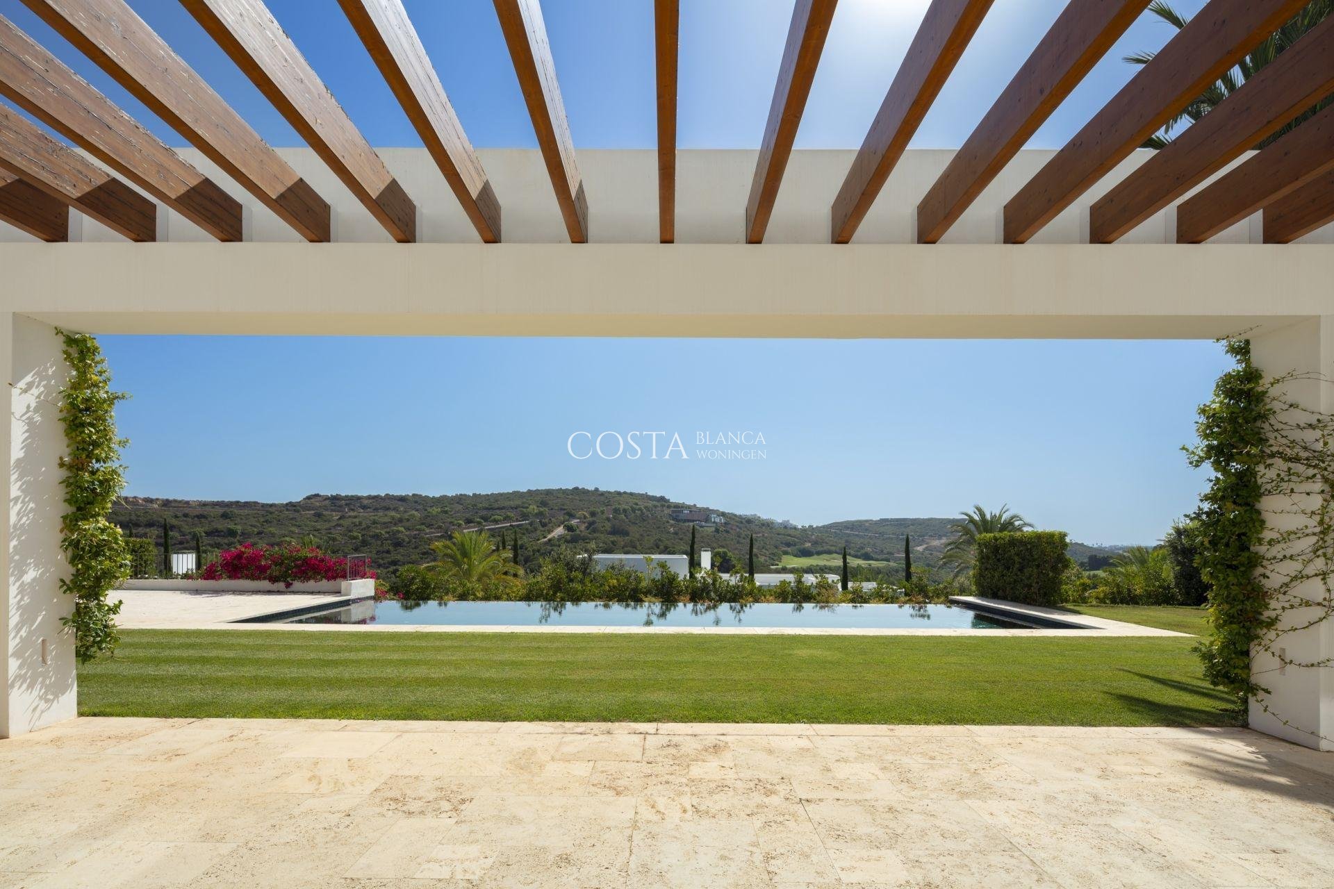 New Build - Villa -
Casares - Pedregales