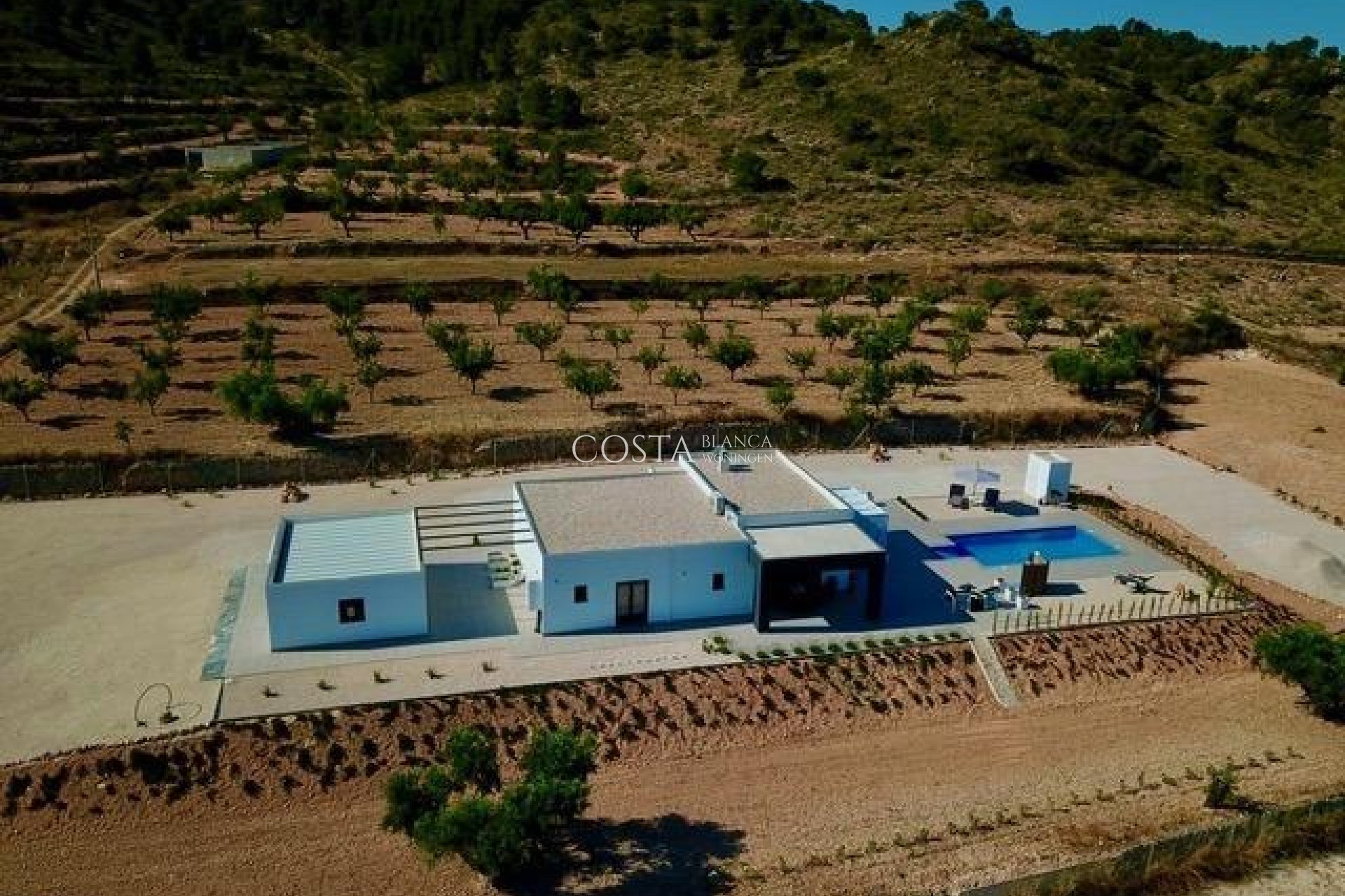Nowy budynek - Willa -
Abanilla - Cañada de la Leña
