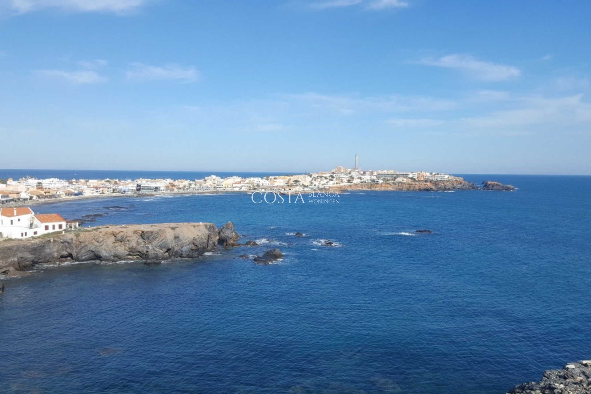 Nowy budynek - Willa -
Cabo de Palos - Cala Medina