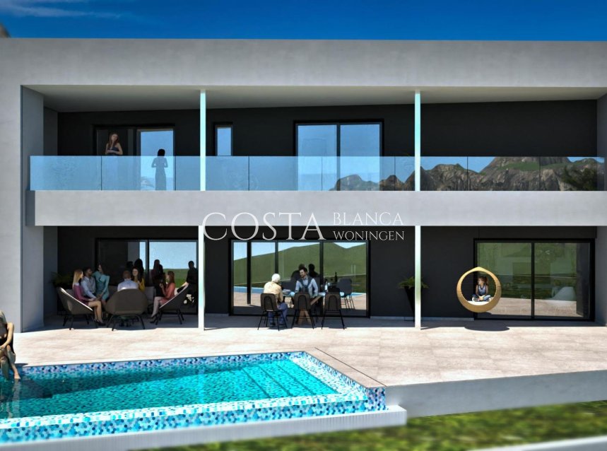 Nowy budynek - Willa -
La Nucía