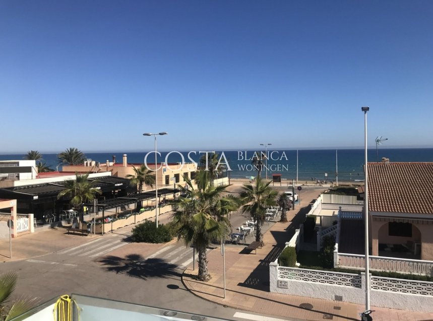 Nowy budynek - Willa -
Torrevieja - La Mata Pueblo