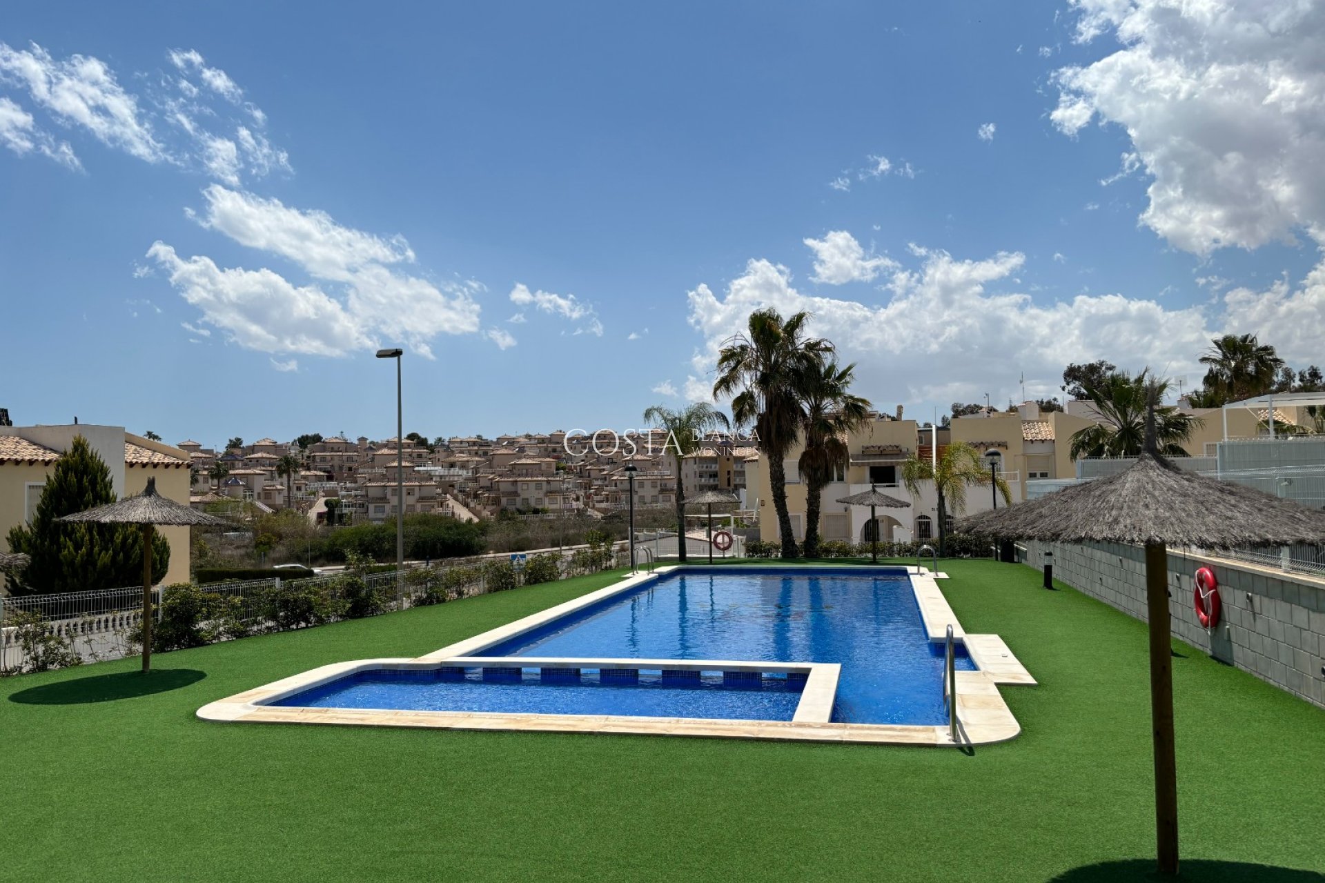 Odsprzedaż - Apartament -
Orihuela Costa - Villamartín