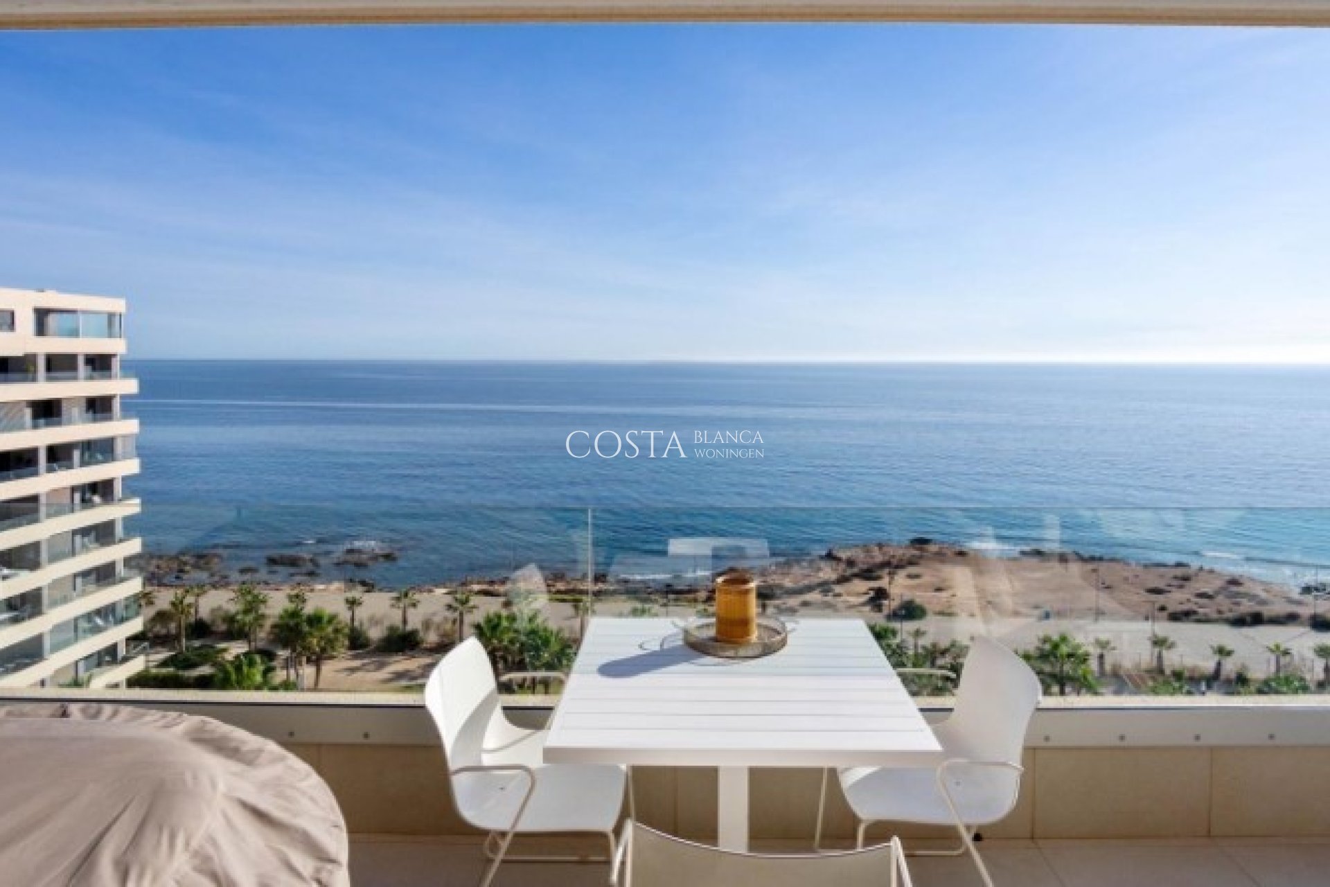 Odsprzedaż - Apartament -
Torrevieja* - Punta Prima*