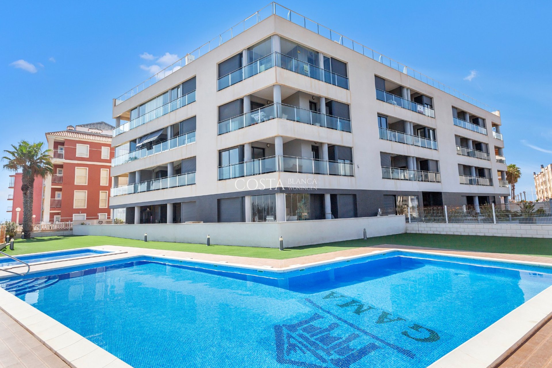 Resale - Apartment -
La Mata