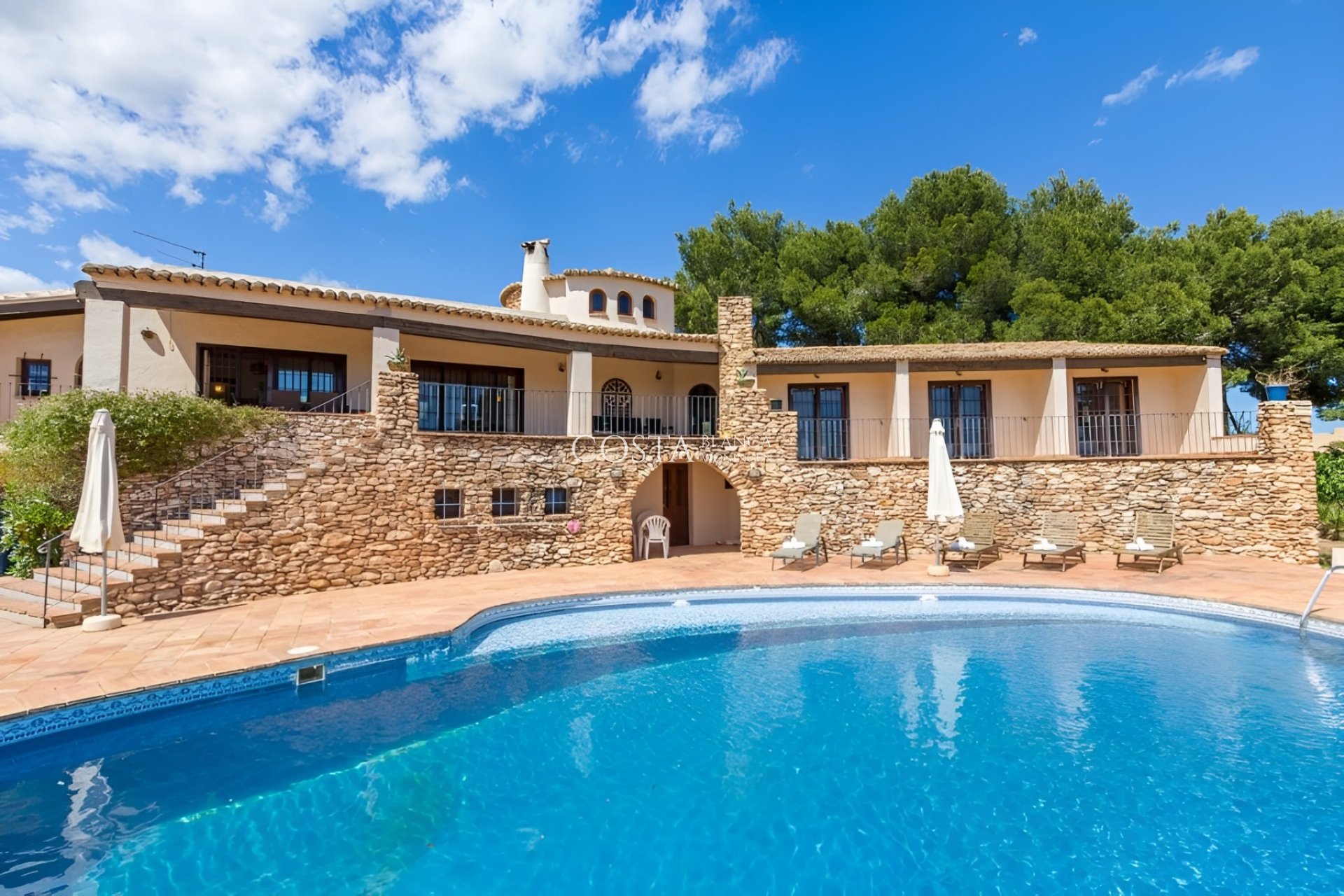 Resale - Villa -
Calpe