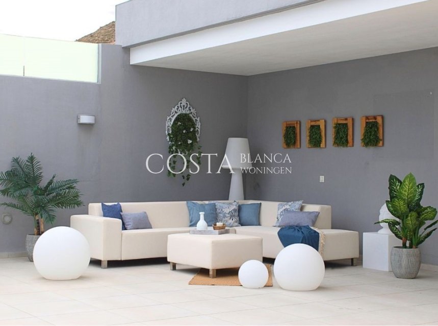 Resale - Villa -
Finestrat