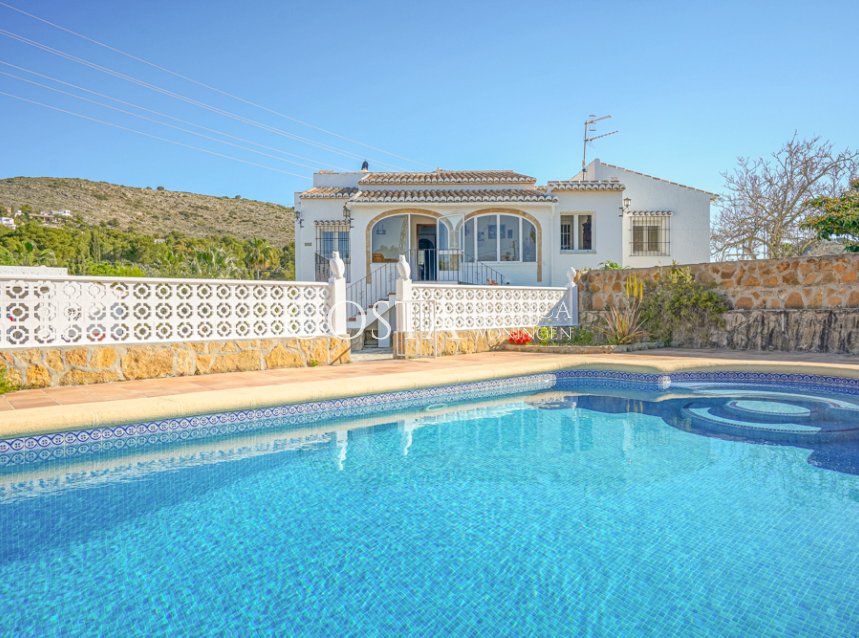 Resale - Villa -
Jávea - Castellans