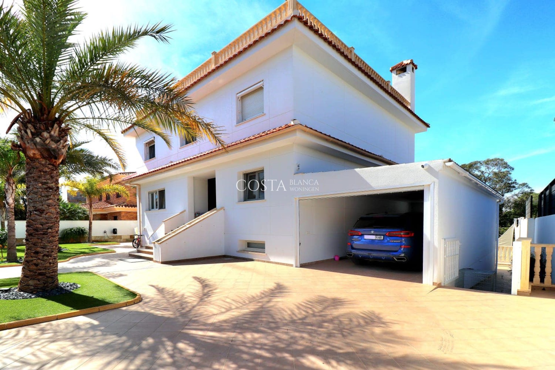 Resale - Villa -
Orihuela Costa - Campoamor