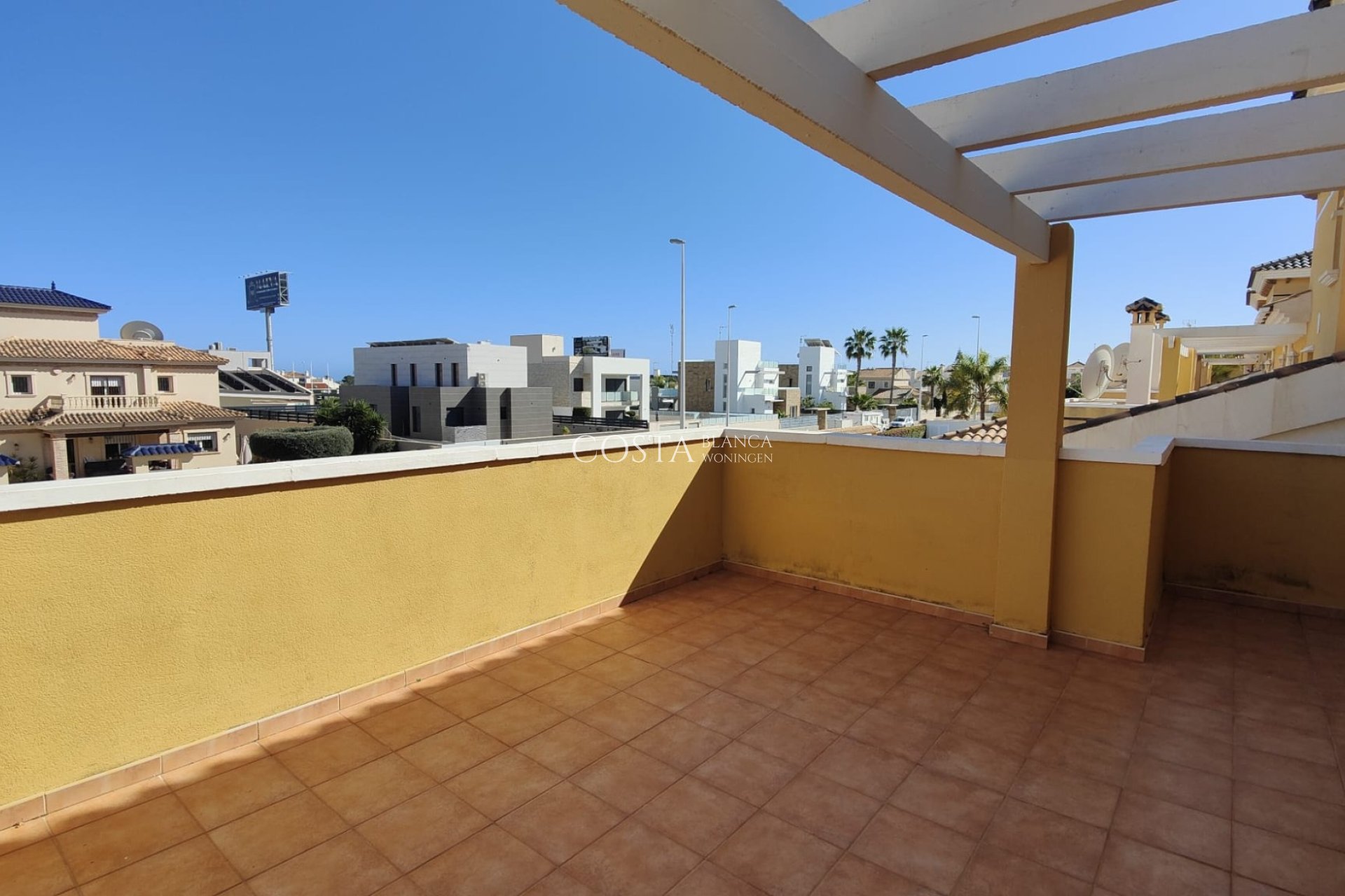 Resale - Villa -
Orihuela Costa - La Zenia