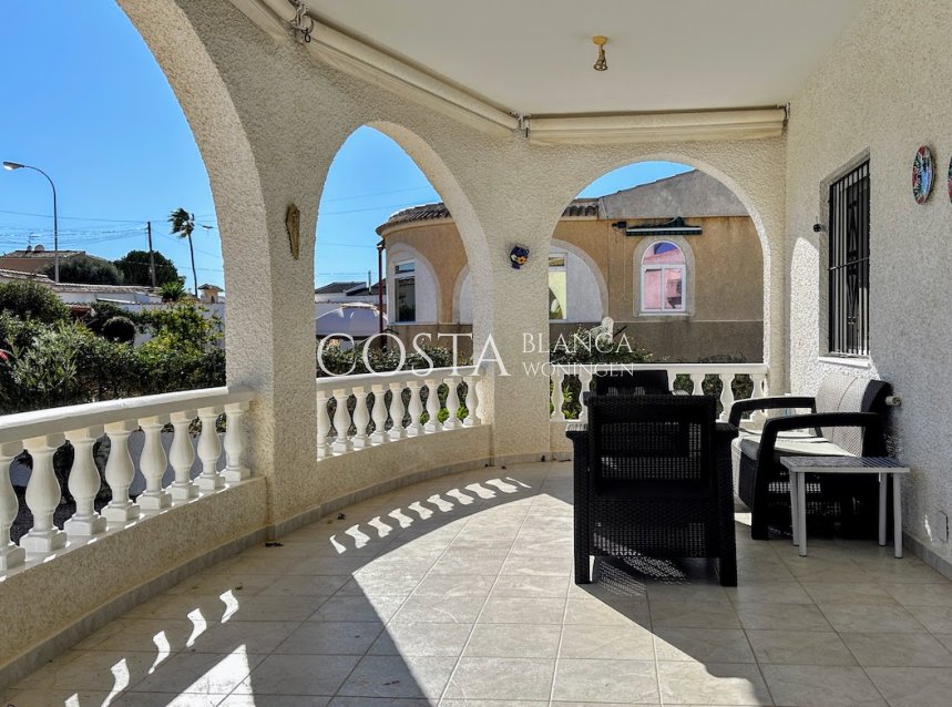 Resale - Villa -
Torrevieja - El Chaparral