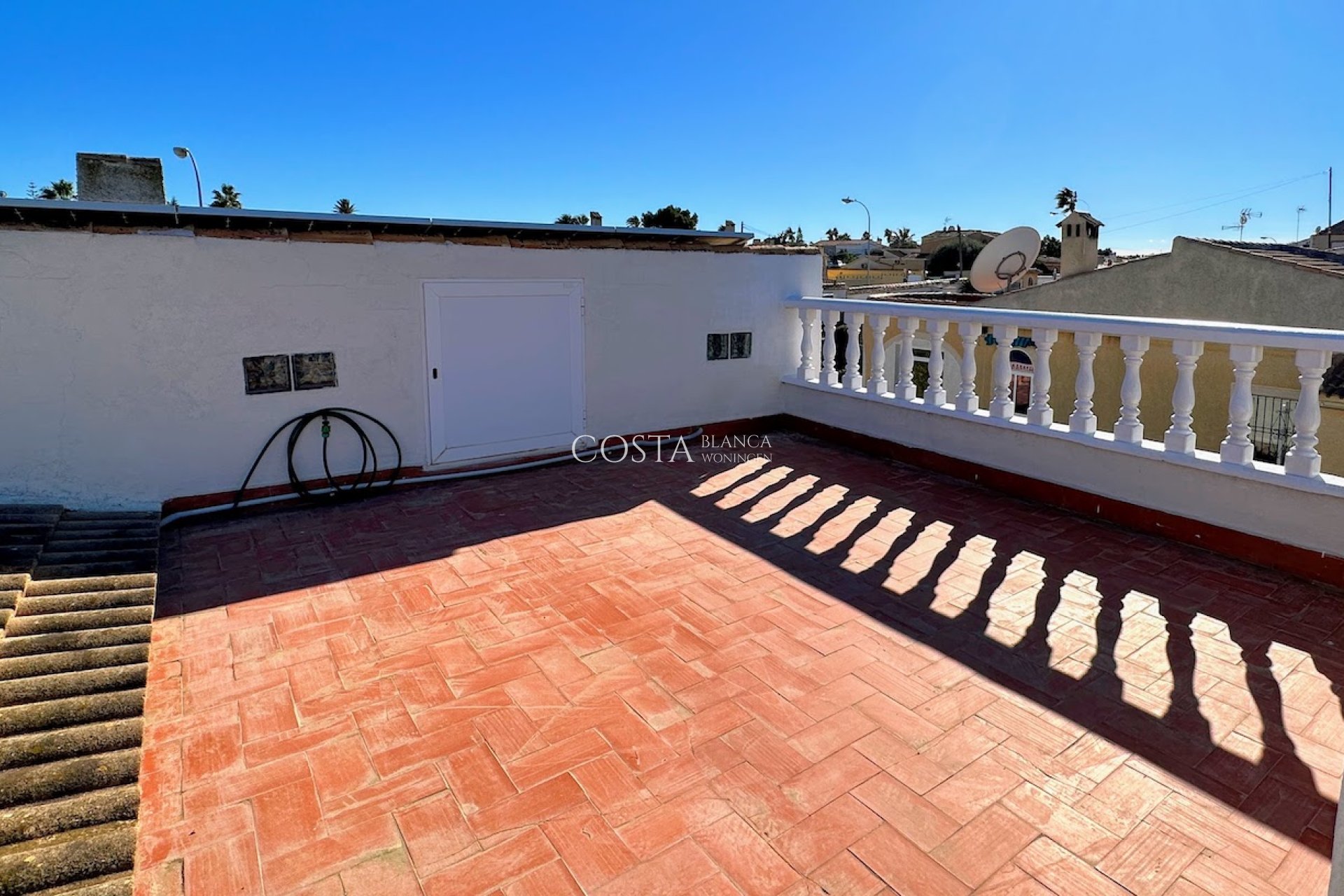 Resale - Villa -
Torrevieja - El Chaparral