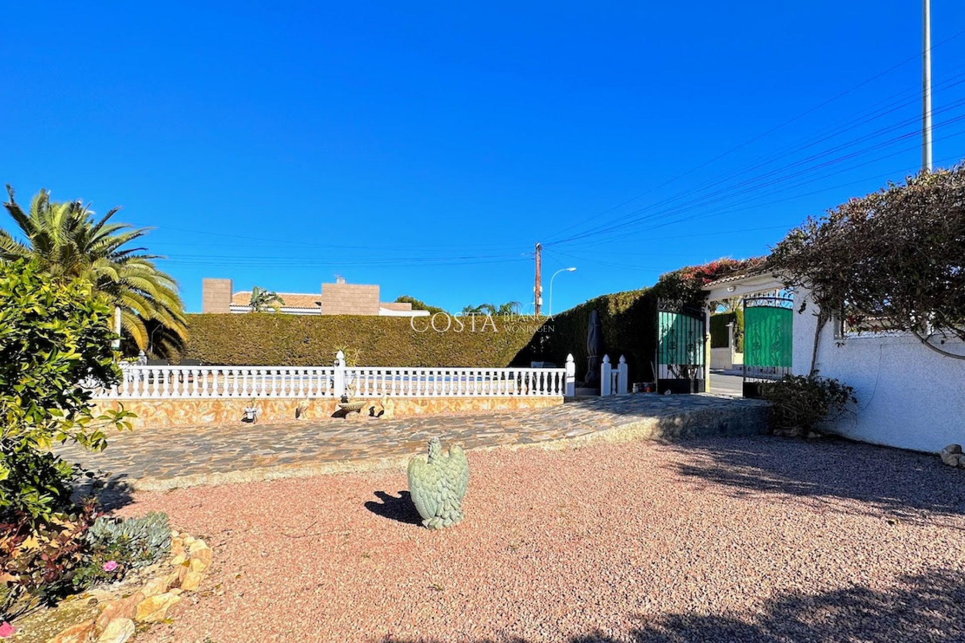 Resale - Villa -
Torrevieja - El Chaparral