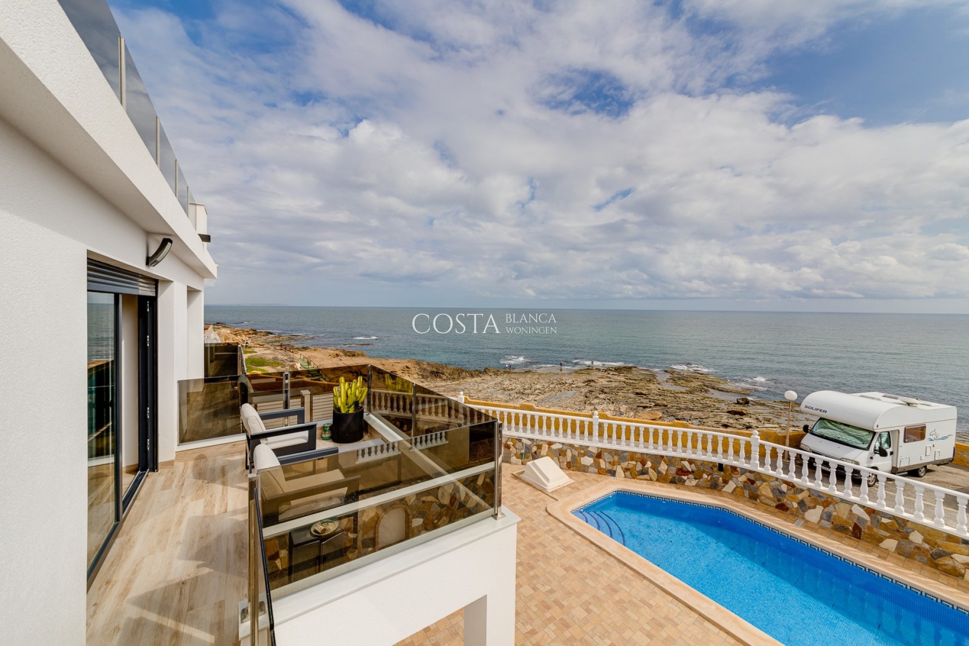 Resale - Villa -
Torrevieja - La Mata