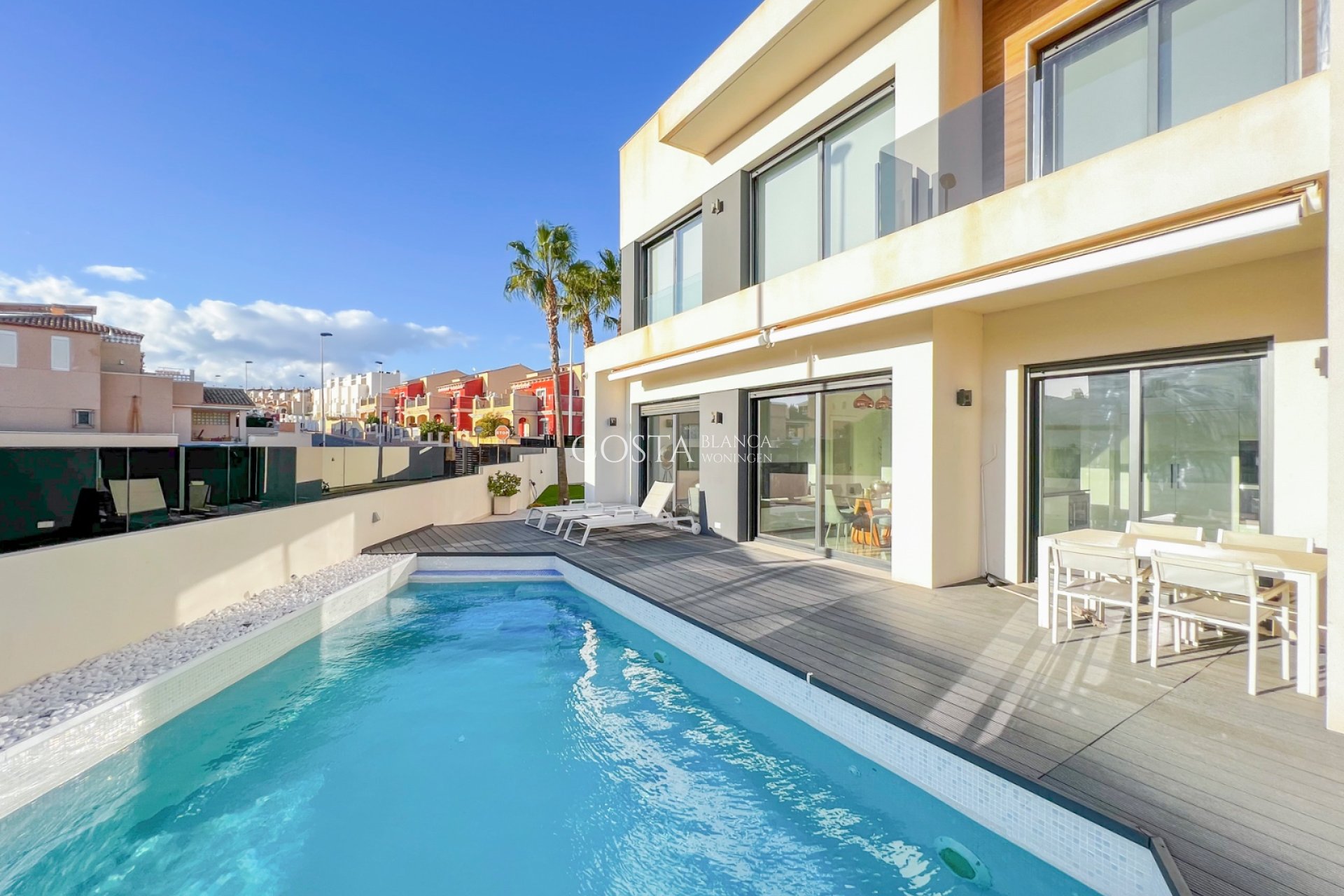 Resale - Villa -
Torrevieja