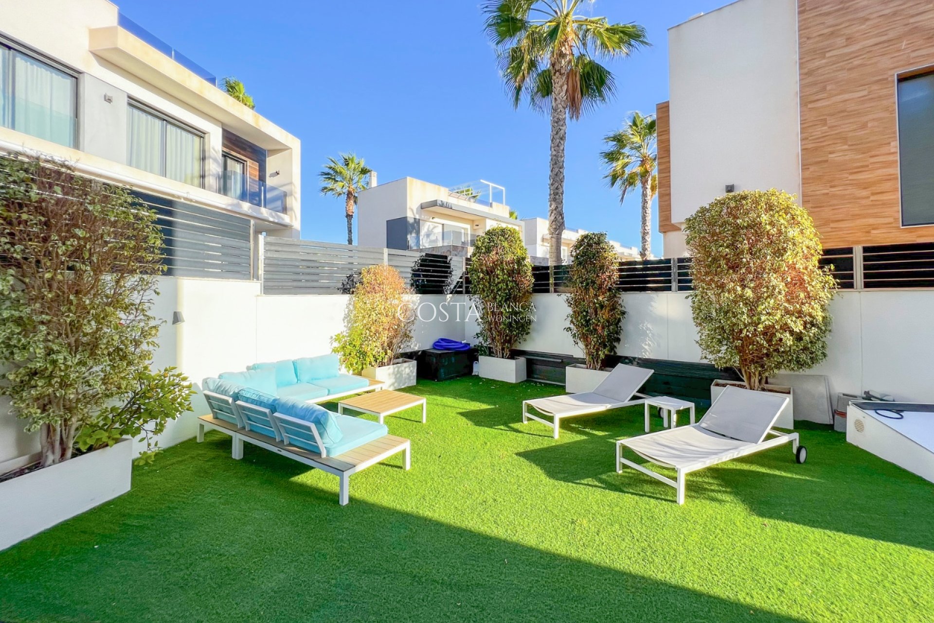 Resale - Villa -
Torrevieja