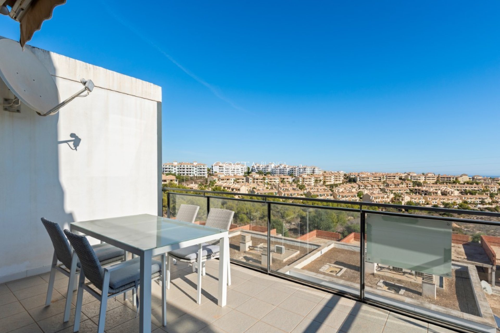 Revente - Appartement -
Orihuela Costa - Campoamor