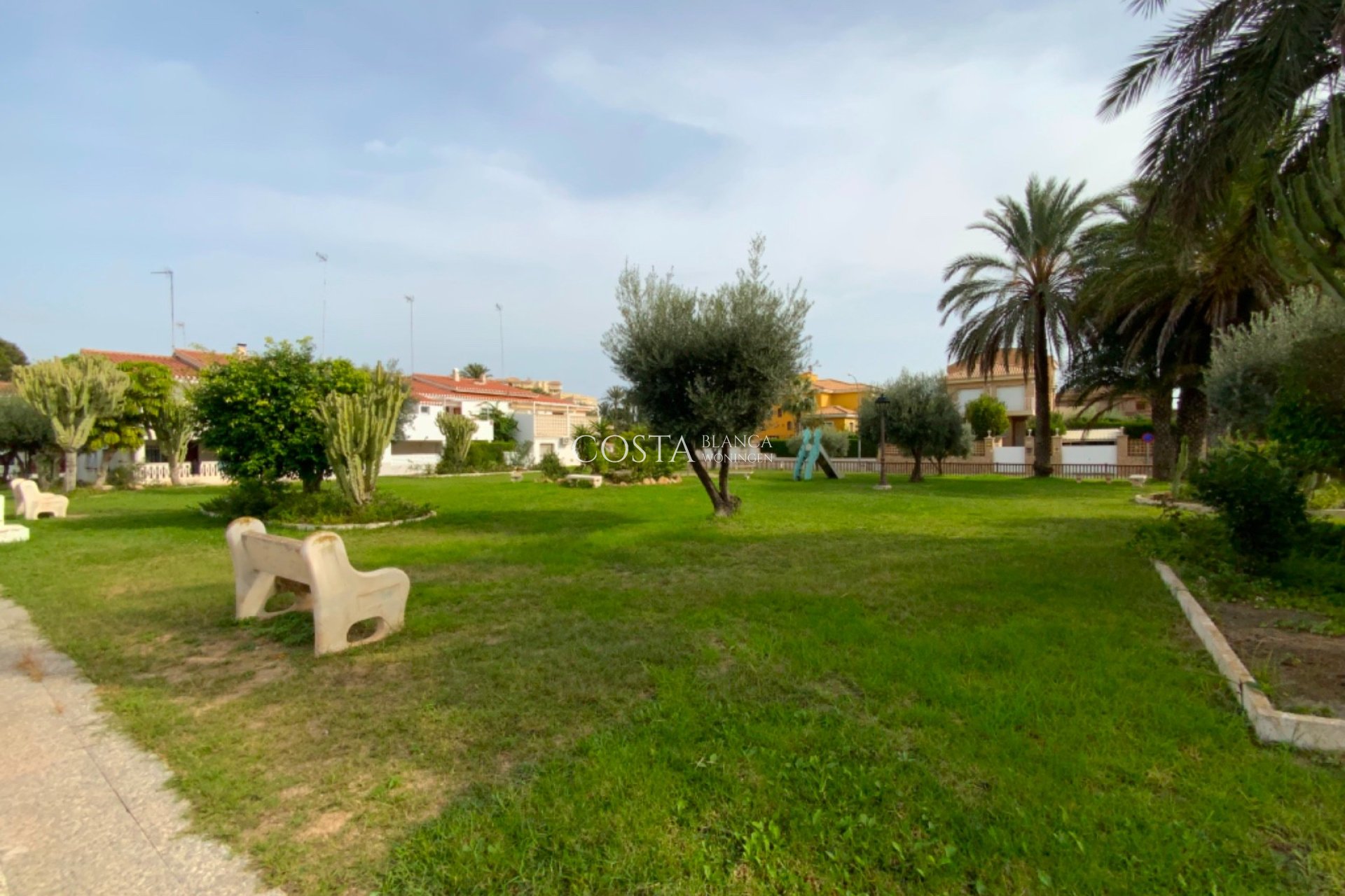 Revente - Maison -
Orihuela Costa - Dehesa de campoamor