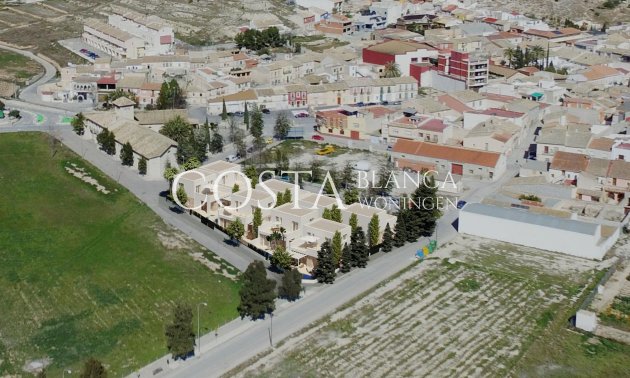 Nowy budynek - Willa -
Hondón de las Nieves