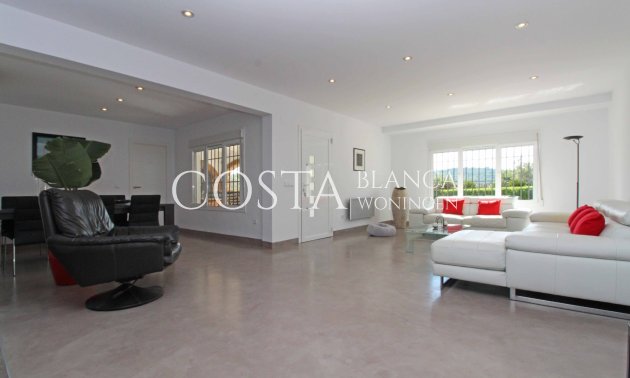 Resale - Villa -
Jávea - Montgó