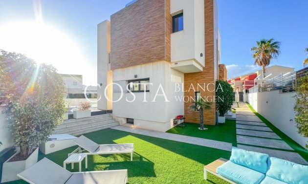 Revente - Villa -
Torrevieja