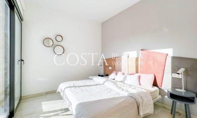 Resale - Villa -
Torrevieja