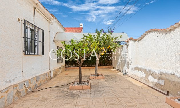 Resale - Villa -
Ciudad Quesada