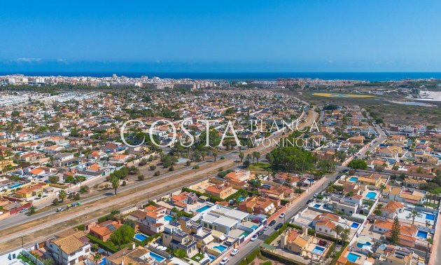 Nieuwbouw Woningen - Villa -
Torrevieja - Torreta Florida