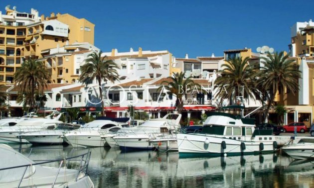 Nowy budynek - Apartament -
Marbella - Cabopino