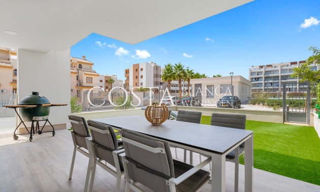 Odsprzedaż - Apartament -
Orihuela Costa - Villamartín