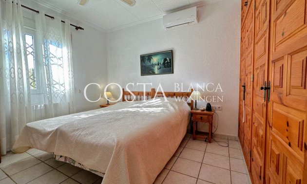 Resale - Villa -
Torrevieja - El Chaparral