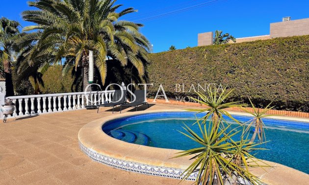 Resale - Villa -
Torrevieja - El Chaparral