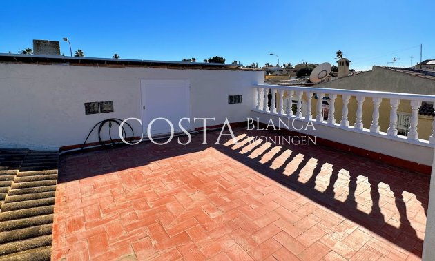 Resale - Villa -
Torrevieja - El Chaparral