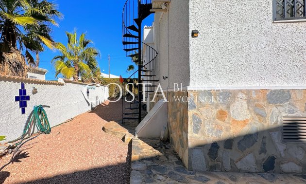 Resale - Villa -
Torrevieja - El Chaparral