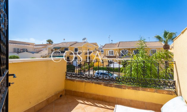 Resale - Villa -
Orihuela Costa - Los Dolses