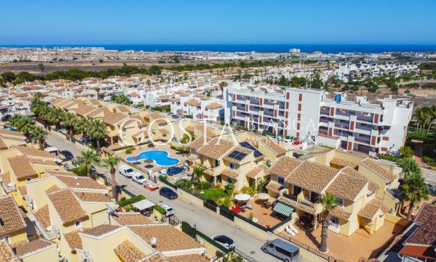 Herverkoop - Villa -
Orihuela Costa - Los Dolses